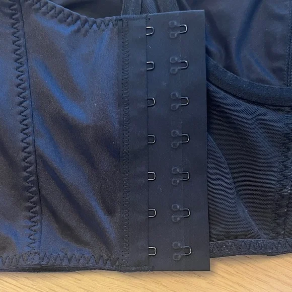 Skims Satin Corset - Picture 3 of 6